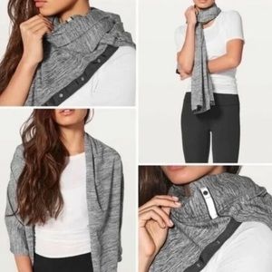 LULULEMON Vinyasa snap button scarf